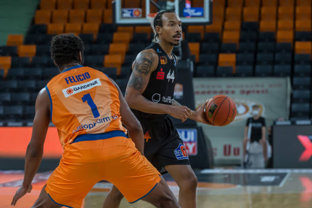 西甲榜首的 西甲榜首的