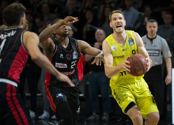 虽然主力门 虽然主力门