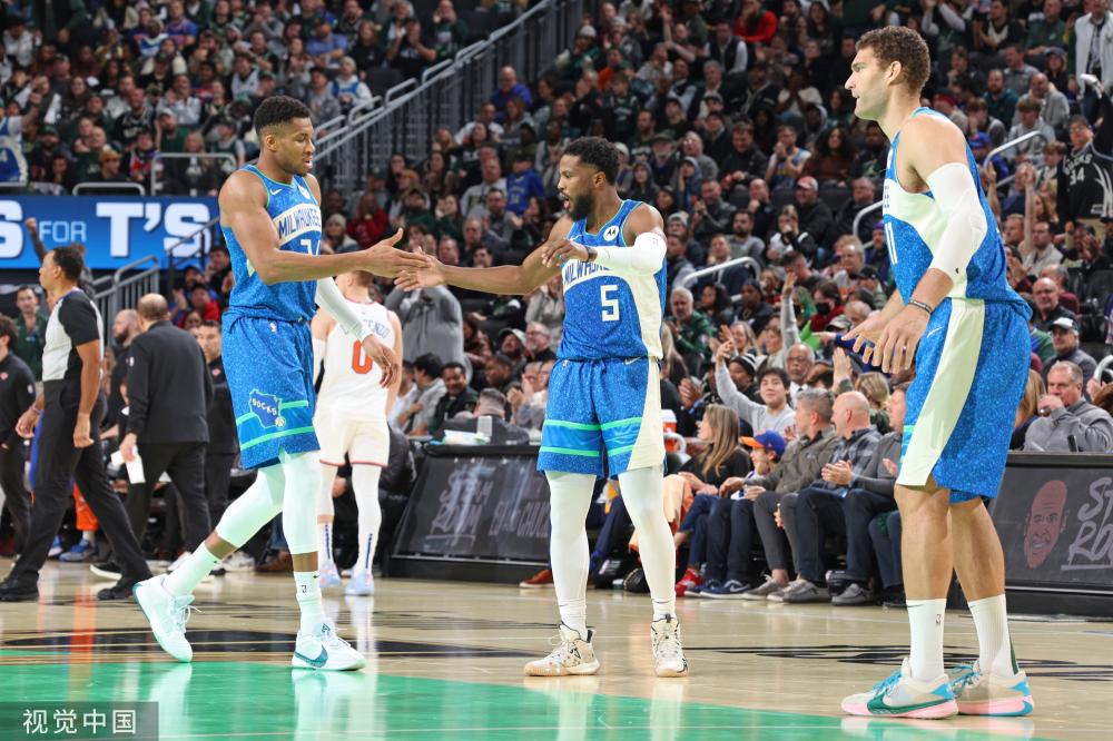 在激烈的围 在激烈的围